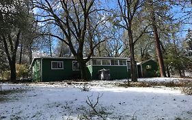 Green Cabin In Midpines